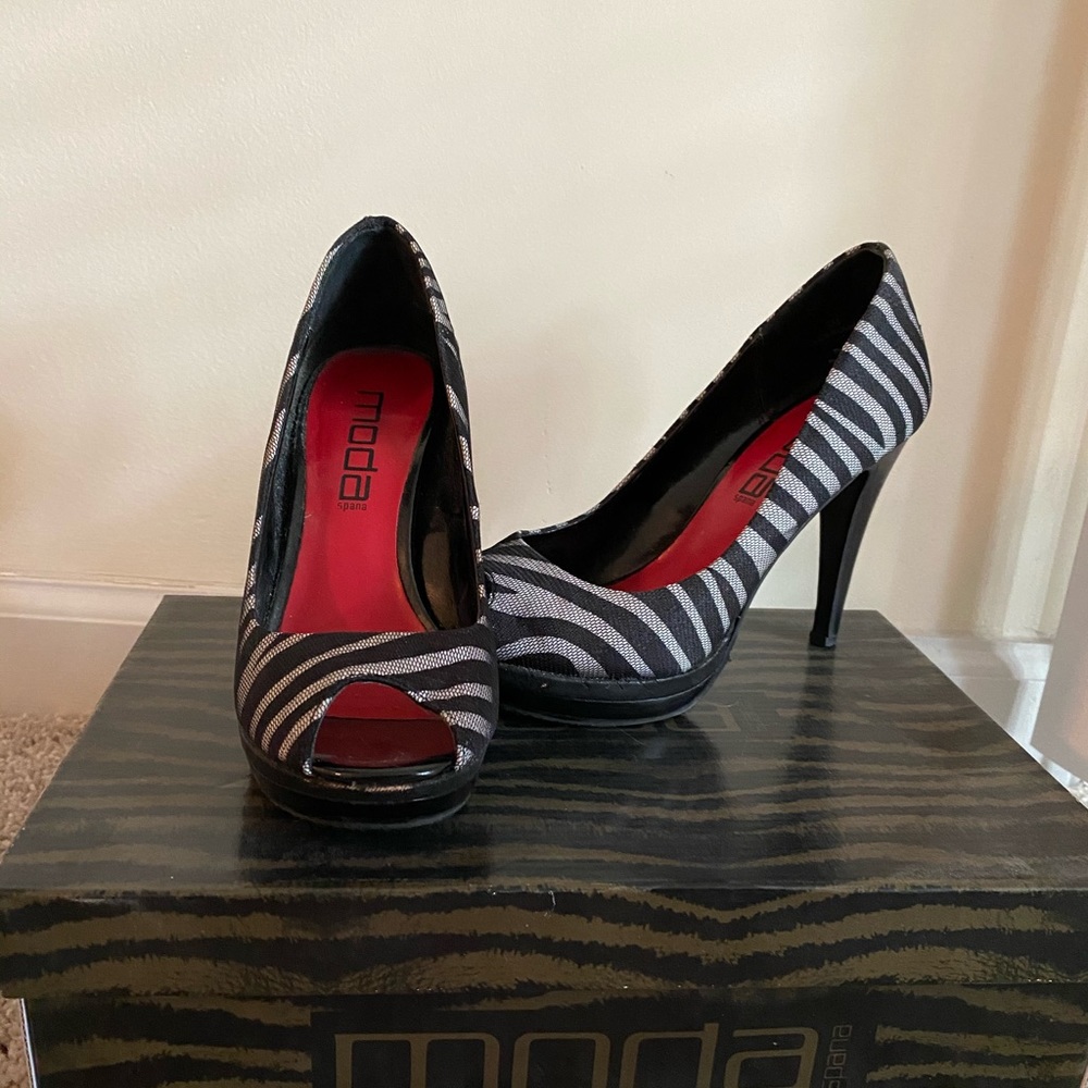 Moda Spana Peep Toe Heels Size 5